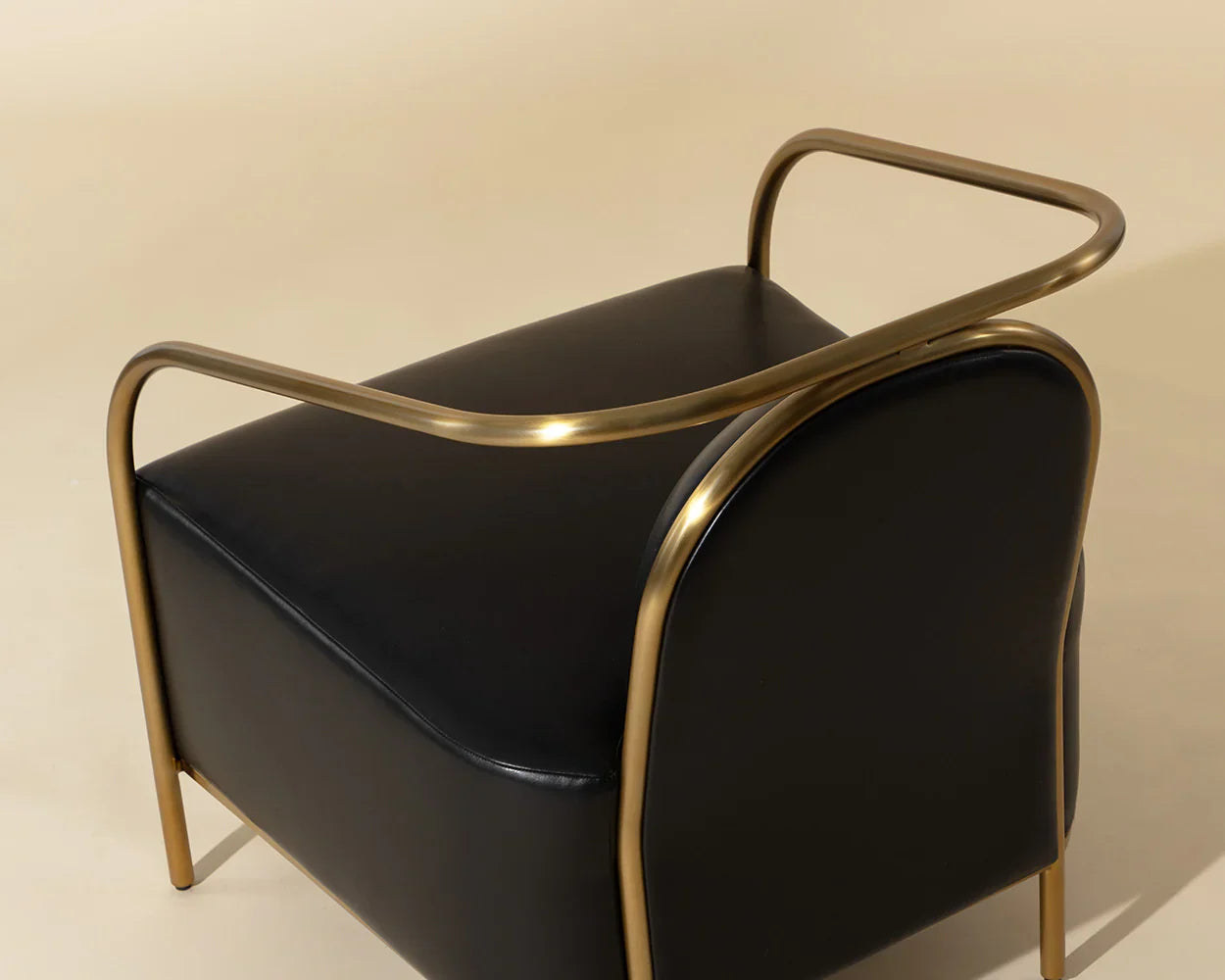 Lira Lounge Chair