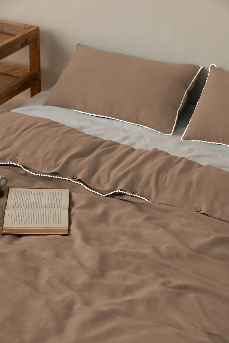 Linen Delight Lace Duvet Cover with Pillowcases