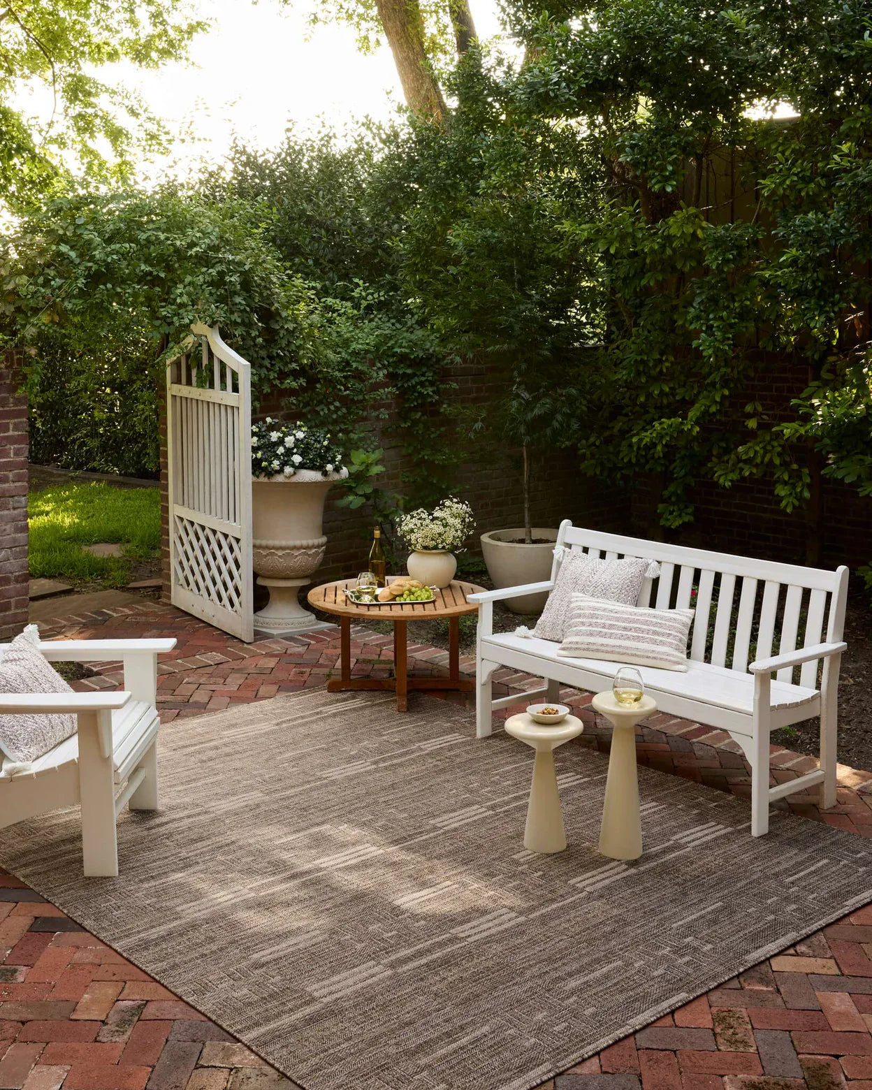 BIR-01 Natural / Beige by Loloi II